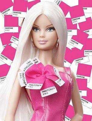 http://blogdebrinquedo.com.br/wp-content/uploads/2011/10/Barbie-Pink-in-Pantone-Doll-02.jpg