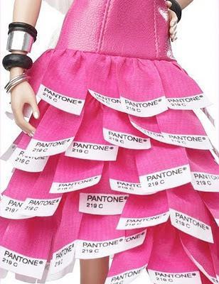 http://blogdebrinquedo.com.br/wp-content/uploads/2011/10/Barbie-Pink-in-Pantone-Doll-03.jpg