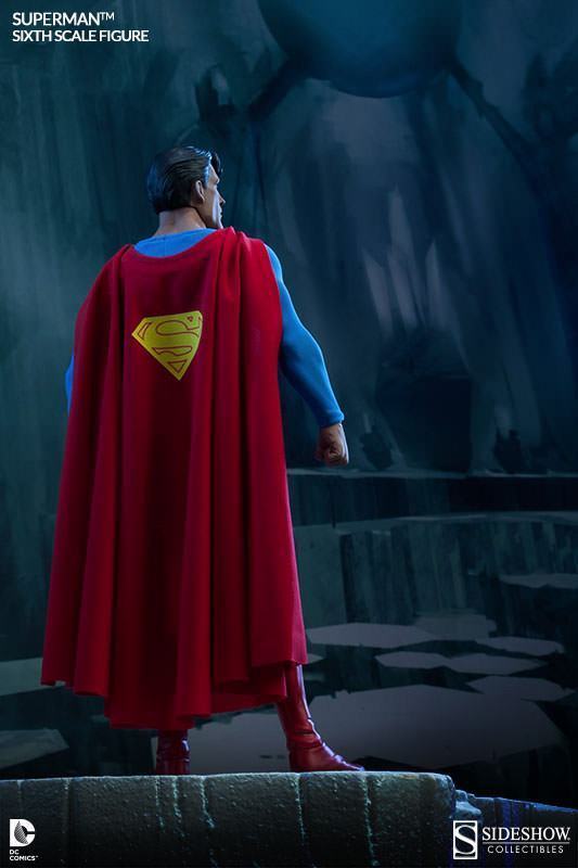 Superman-Sixth-Scale-Figure-Sideshow-07