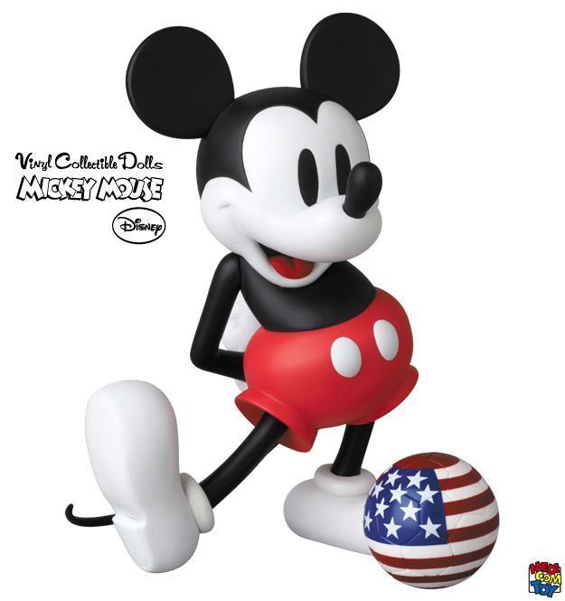 Mickey-Mouse-with-Football-VCD-Copa-05