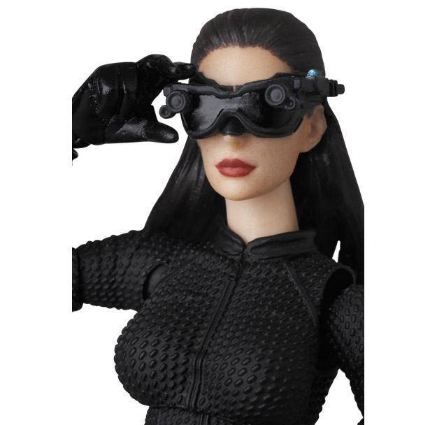Selina-Kyle-MAFEX-Action-Figure-05