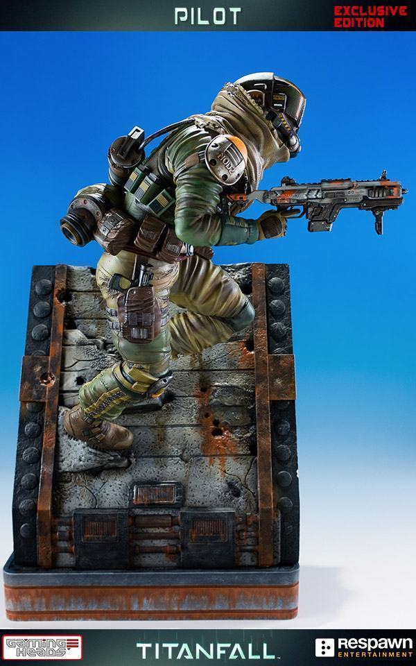 Titanfall-Militia-Assault-Pilot-Statue-06