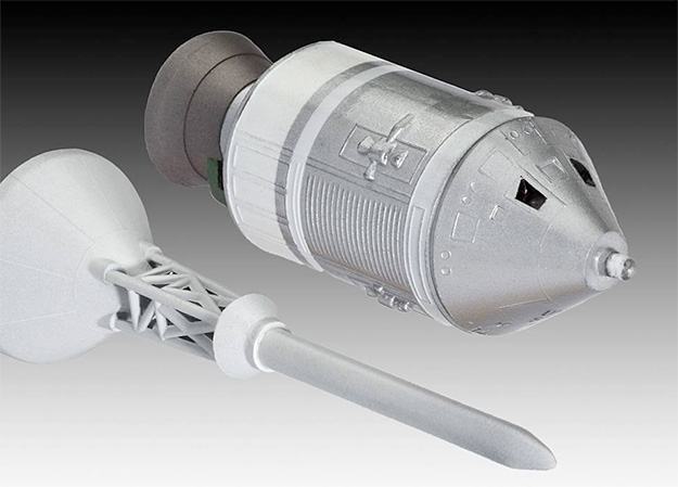 Apollo-Saturn-V-Plastic-Model-Kit-06