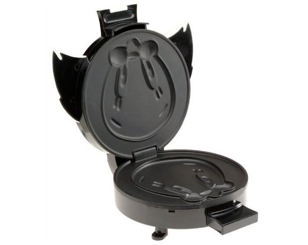 Looney-Tunes-WM20LT-Sylvester-and-Tweety-Waffle-Maker-3D-03