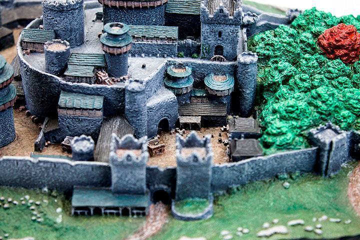 Maquete-Game-of-Thrones-Winterfell-Desktop-Statue-06