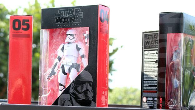 Star-Wars-Force-Awakens-Toy-Unboxing-Rio-02