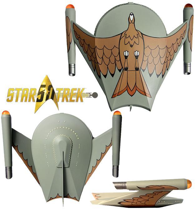 Star-Trek-The-Original-Series-Romulan-Bird-of-Prey-Electronic-Starship-01