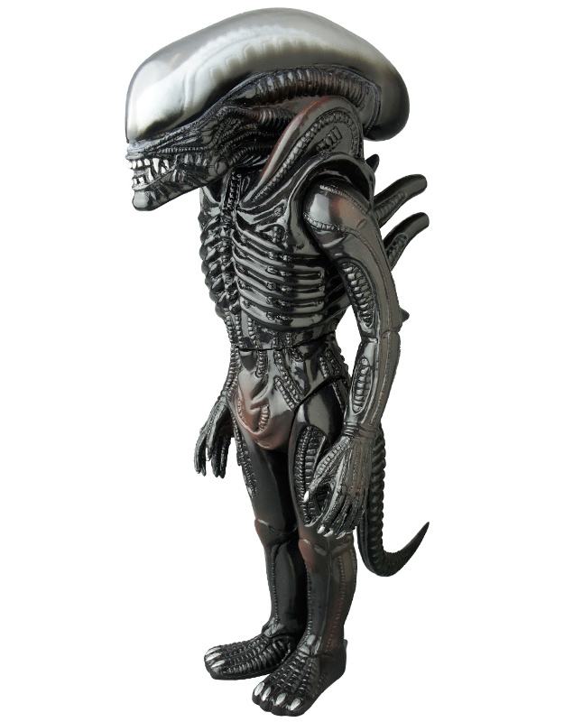 Boneco-Medicom-Alien-Sofubi-Figure-Giant-Alien-04