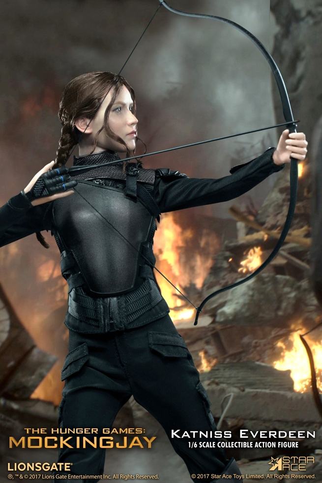 Katniss-Everdeen-Deluxe-Action-Figure-Star-Ace-04