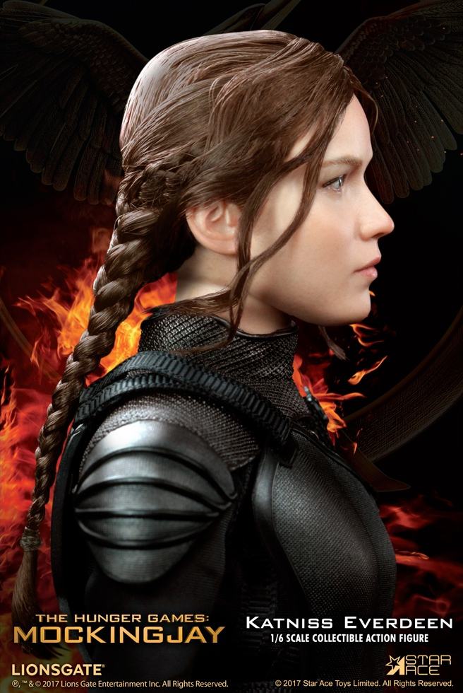 Katniss-Everdeen-Deluxe-Action-Figure-Star-Ace-07