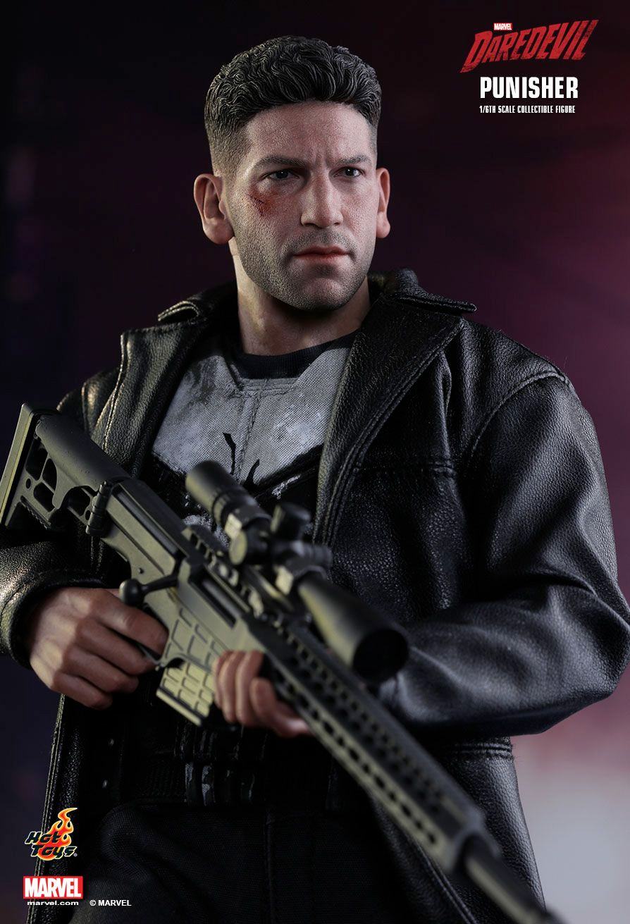 The-Punisher-Marvel-Daredevil-Collectible-Figure-Hot-Toys-04