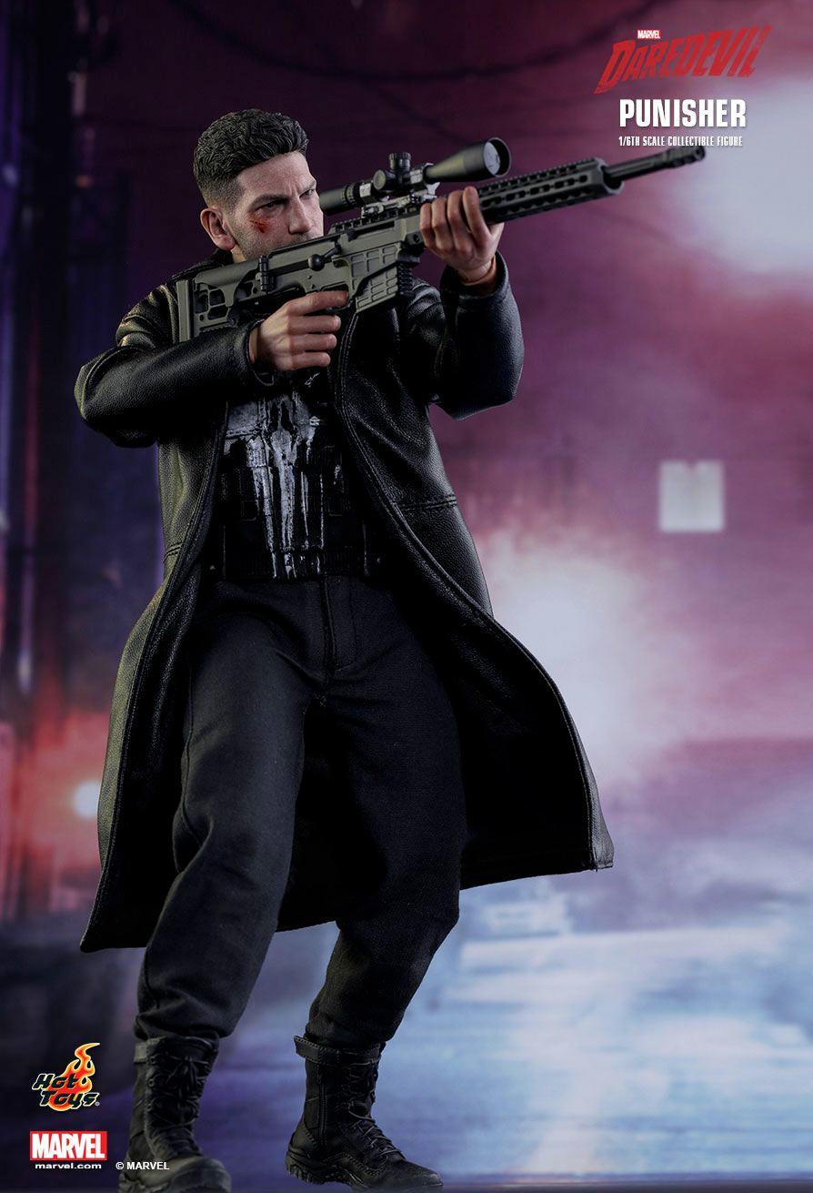 Jon Bernthal e seu companheiro de live-action Punisher mostram suas  habilidades de tiro em novo vídeo