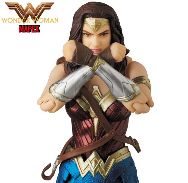 Mulher-Maravilha-Wonder-Woman-MAFEX-Action-Figure-05