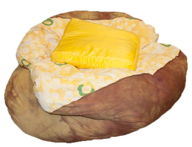 Pufe-Batata-Assada-Baked-Potato-Bean-Bag-Chair-01