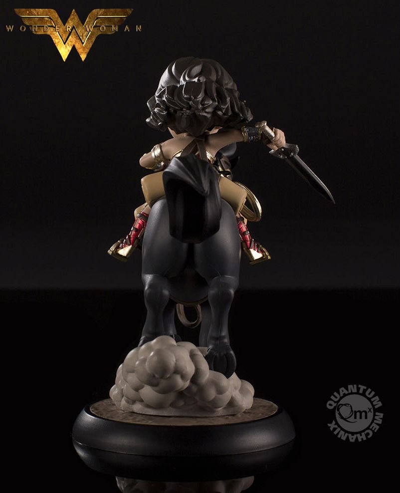 Mini-Figura-Wonder-Woman-Q-Fig-Max-07