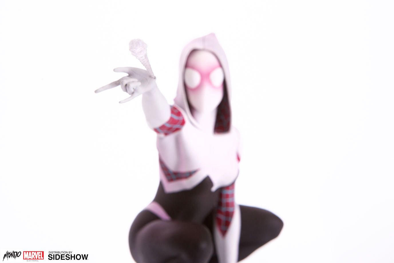 Spider-Gwen-Statue-by-Mondo-05