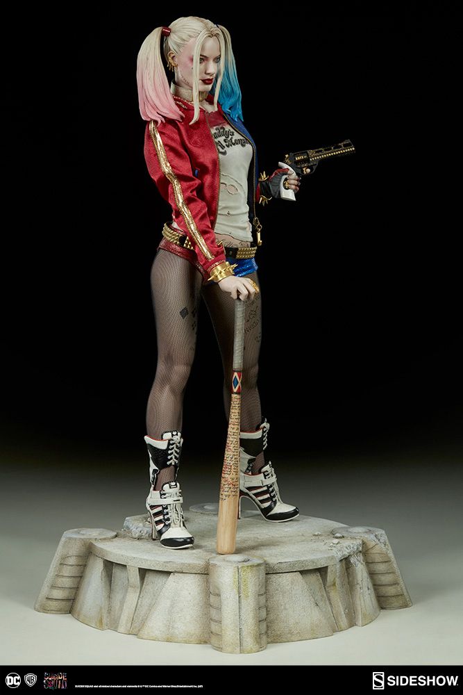 Harley-Quinn-Suicide-Squad-Premium-Format-Figure-05