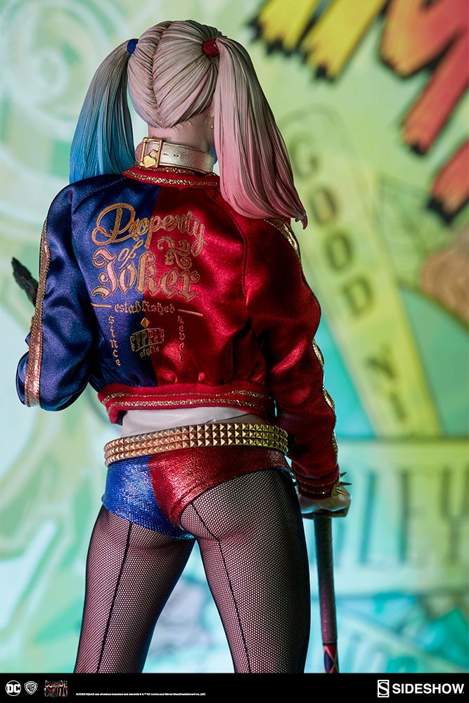 Harley-Quinn-Suicide-Squad-Premium-Format-Figure-15