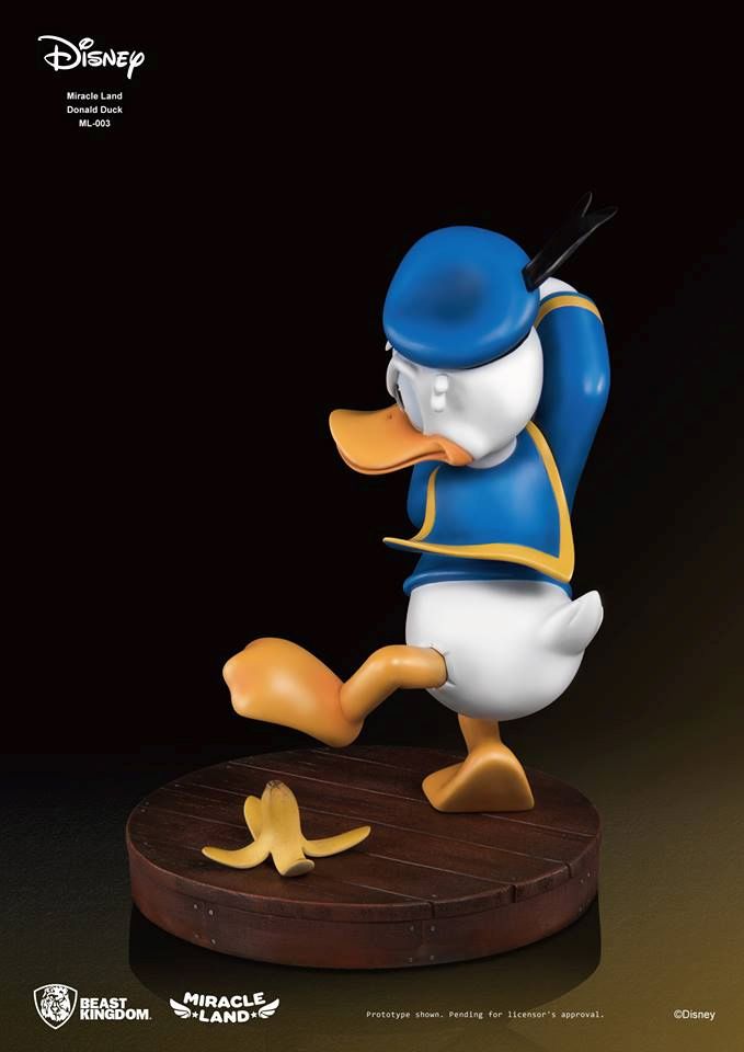 Estatua-Pato-Donald-Duck-Disney-Miracle-Land-Statue-02