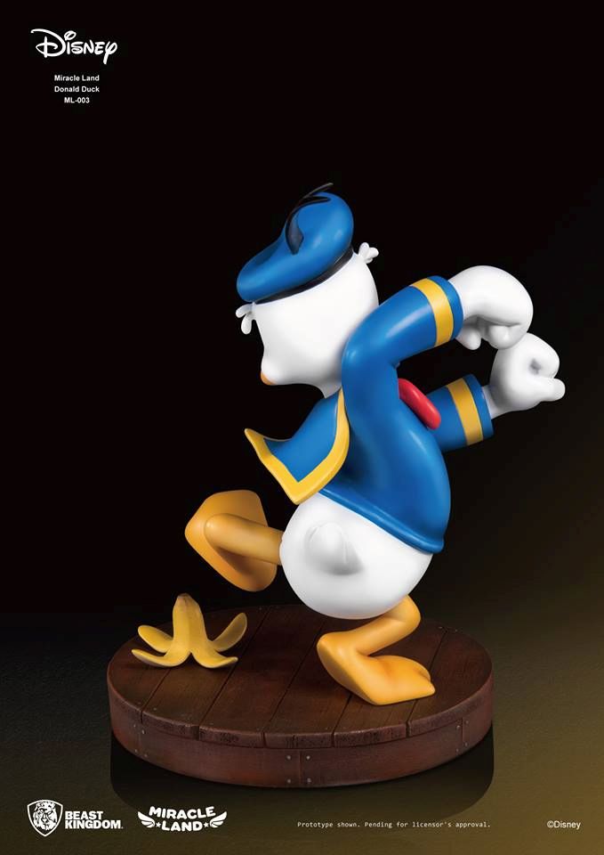 Estatua-Pato-Donald-Duck-Disney-Miracle-Land-Statue-03