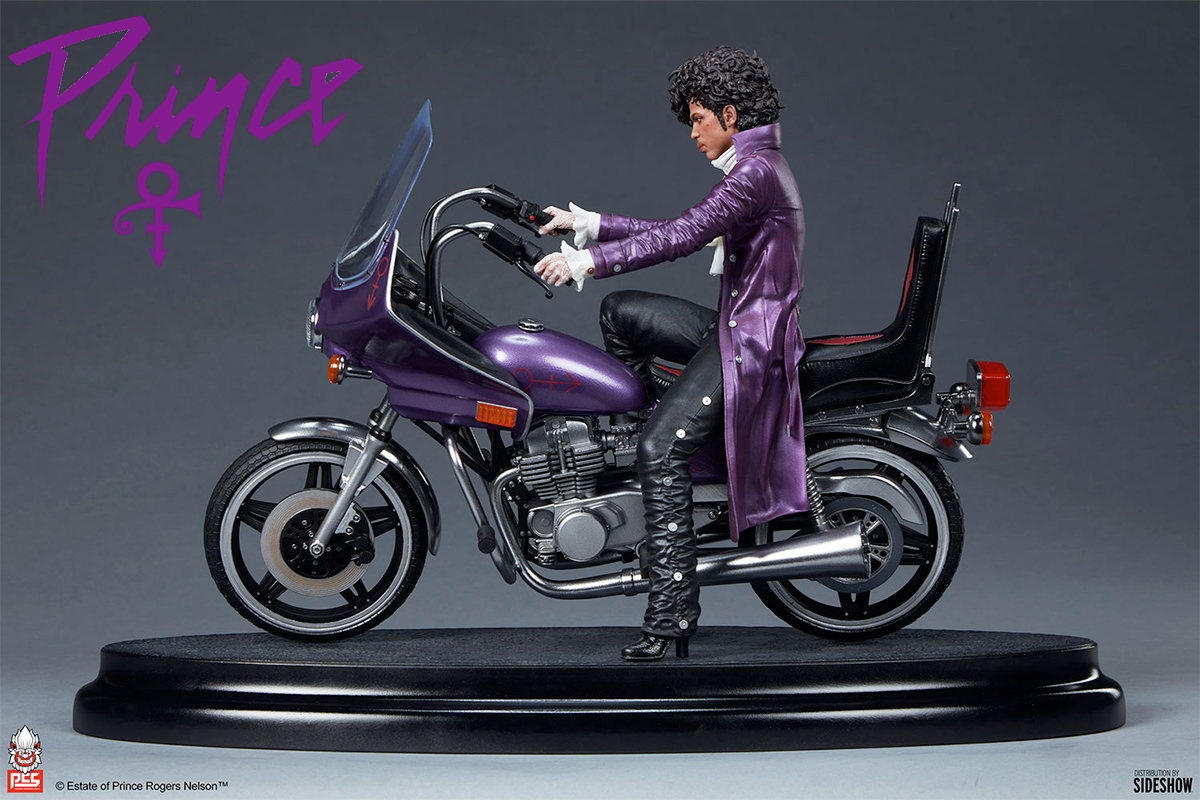 Prince na Icônica Motocicleta Roxa Purple Rain - Estátua de Luxo Escala 1:6 (Premium Collectibles Studio)