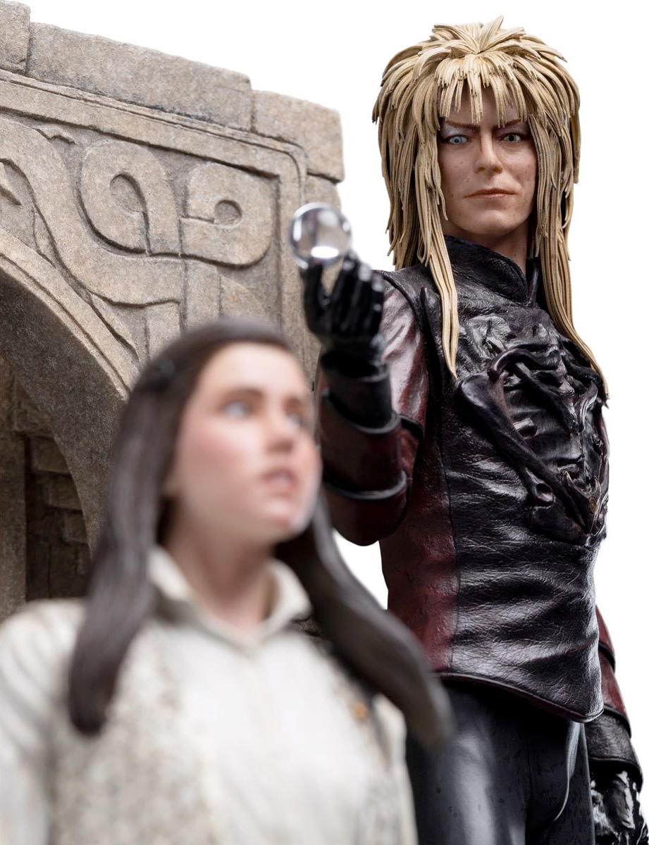 Labyrinth Sarah and Jareth in the Illusionary Maze Statue