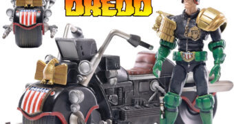 Judge Dredd e Moto MK II Lawmaster – Action Figure em Escala 1:8