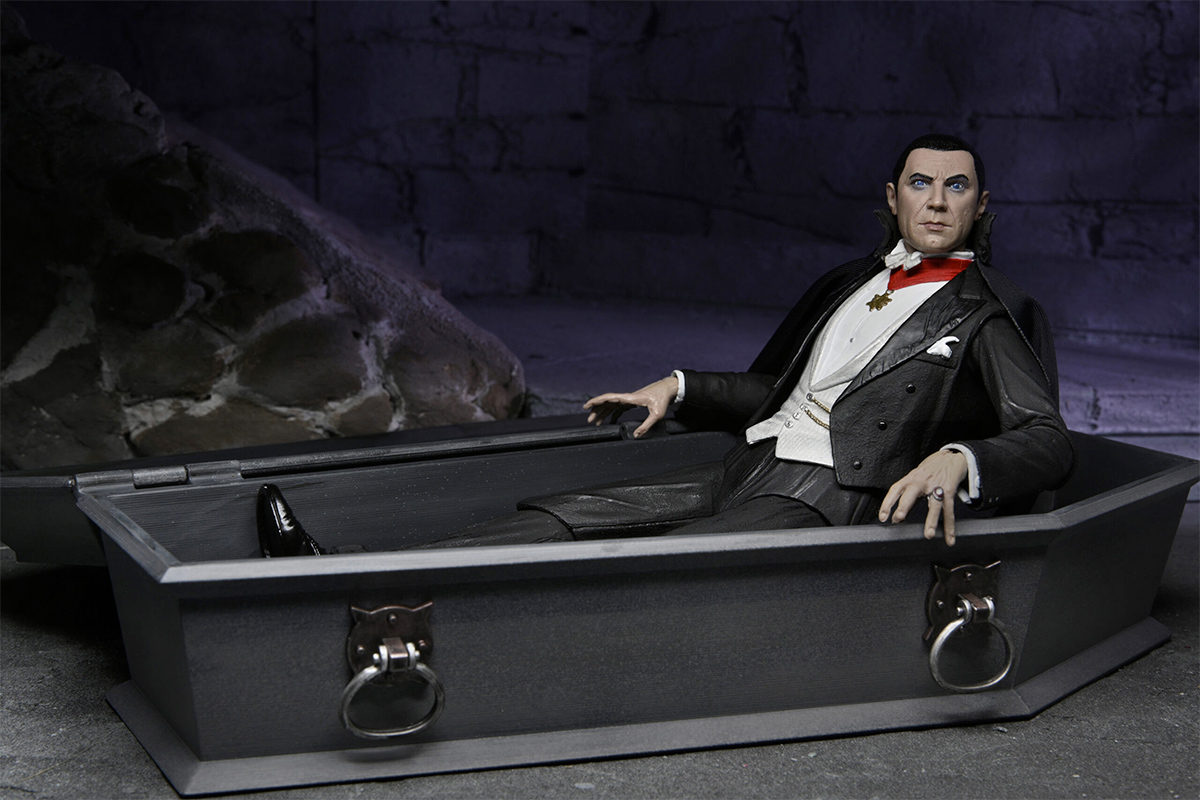 Dracula (Transylvania) Universal Monsters Ultimate 7 Inch Action Figure