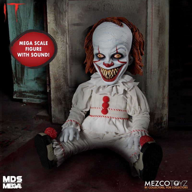 Mezco MDS Mega Scale – IT: Pennywise Parlante Sinistro – Figura Collezionabile In Grande Scala, Non Adatto A Minori Di 3 Anni