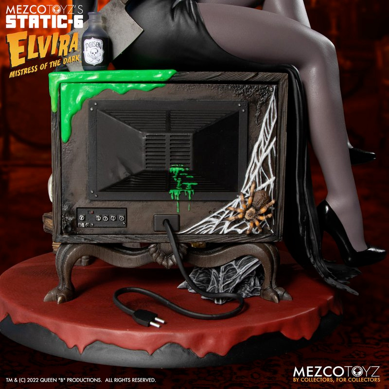 Elvira Mistress of the Dark Static-6 Premium Statue