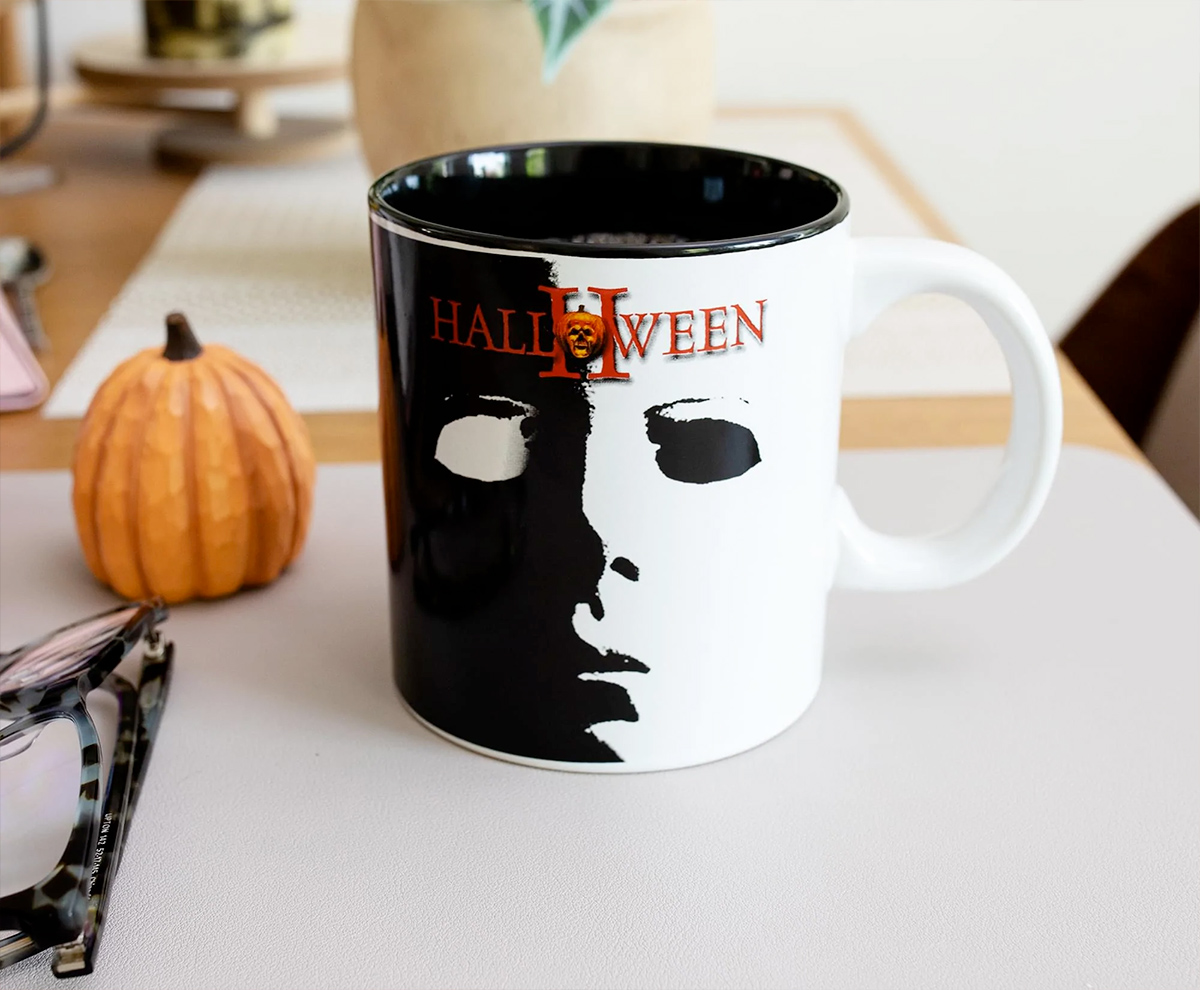Caneca Michael Myers Halloween 2 - O Pesadelo Continua