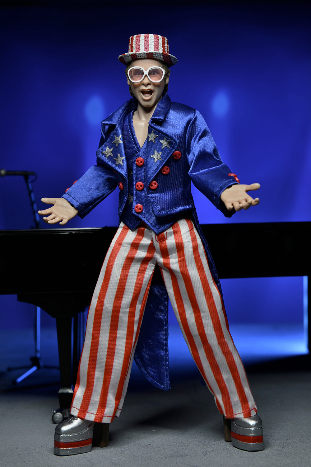 NECA Elton John Live 1976 Action Figure Con Piano – Set Da Collezione In Confezione Regalo – Figura In Plastica 18cm