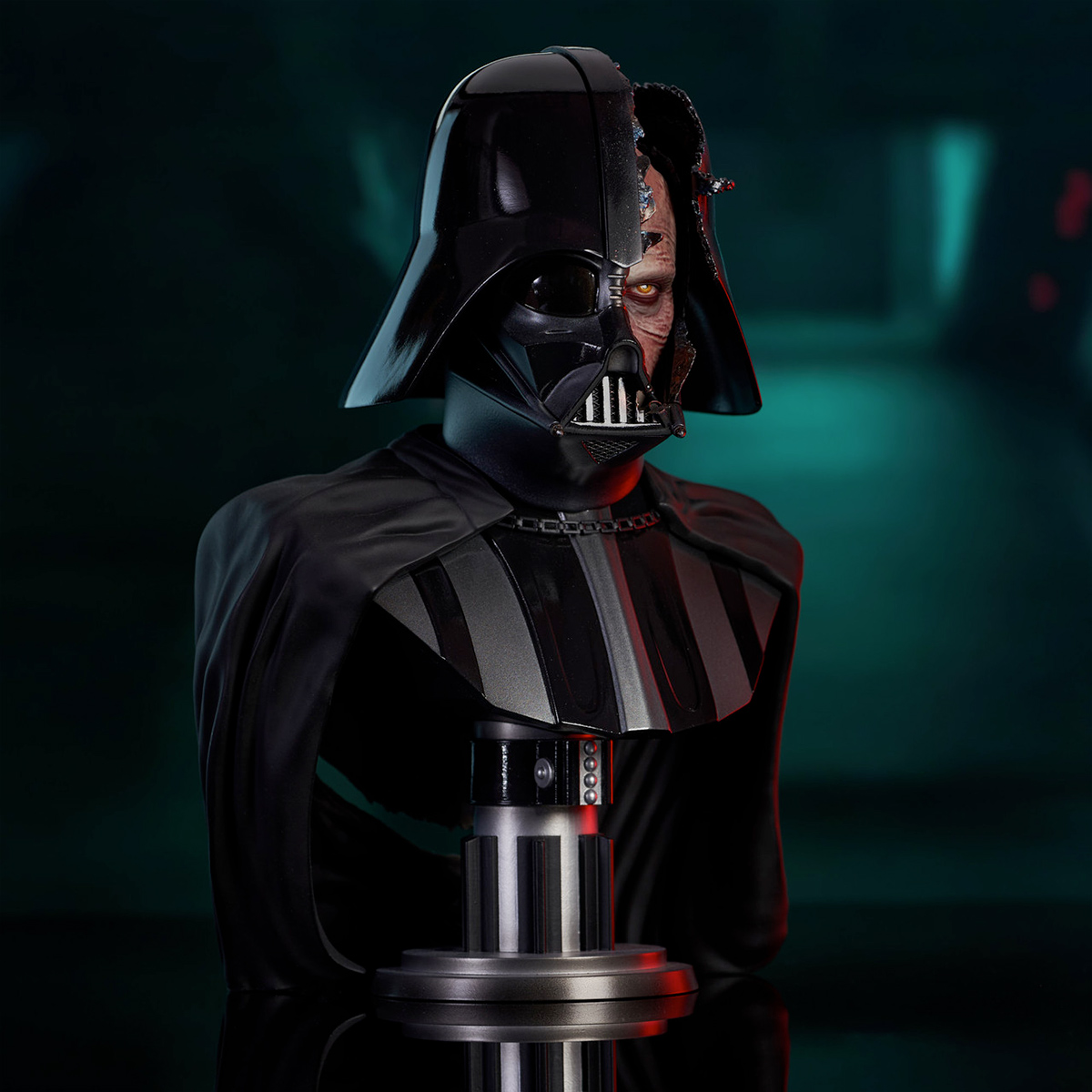 Darth Vader (Damaged Helmet) Obi-Wan Kenobi Series Legends in 3-D Bust