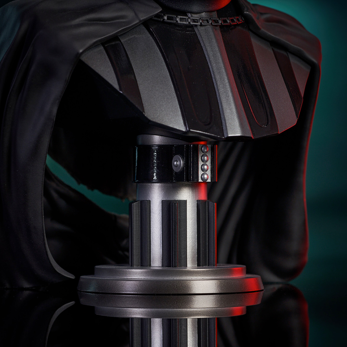 Darth Vader (Damaged Helmet) Obi-Wan Kenobi Series Legends in 3-D Bust