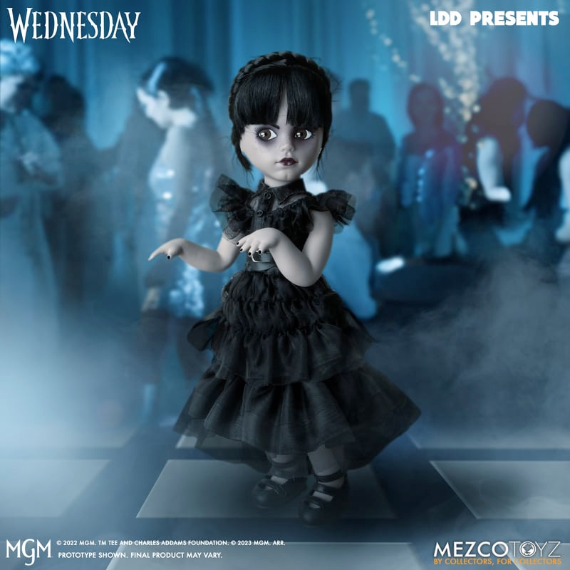 Living Dead Dolls Apresenta: Wednesday Addams (Jenna Ortega) Dançando