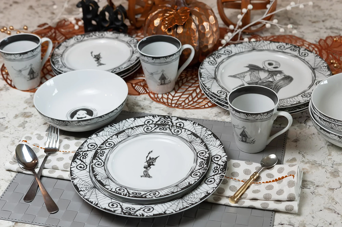 Conjunto de Jantar The Nightmare Before Christmas Completo com 16 Peças