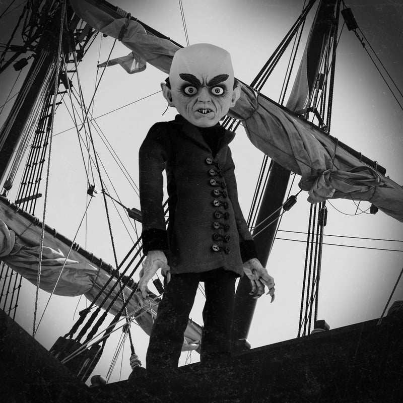 Living Dead Dolls Apresenta: Nosferatu (1922) de F.W. Murnau