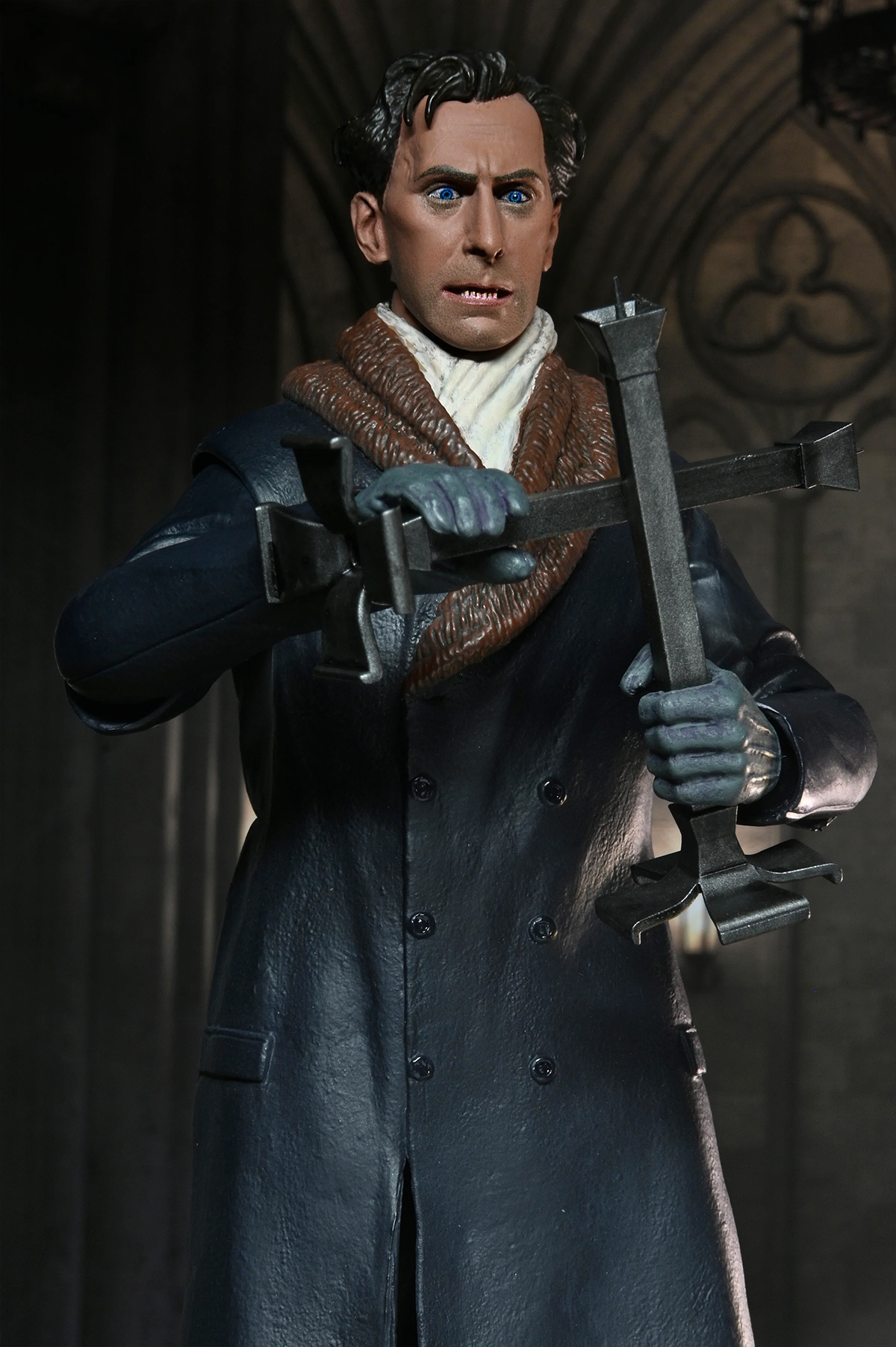 Van Helsing (Peter Cushing) em Drácula, O Vampiro da Noite (1958) – Action Figure Hammer Horror Ultimate