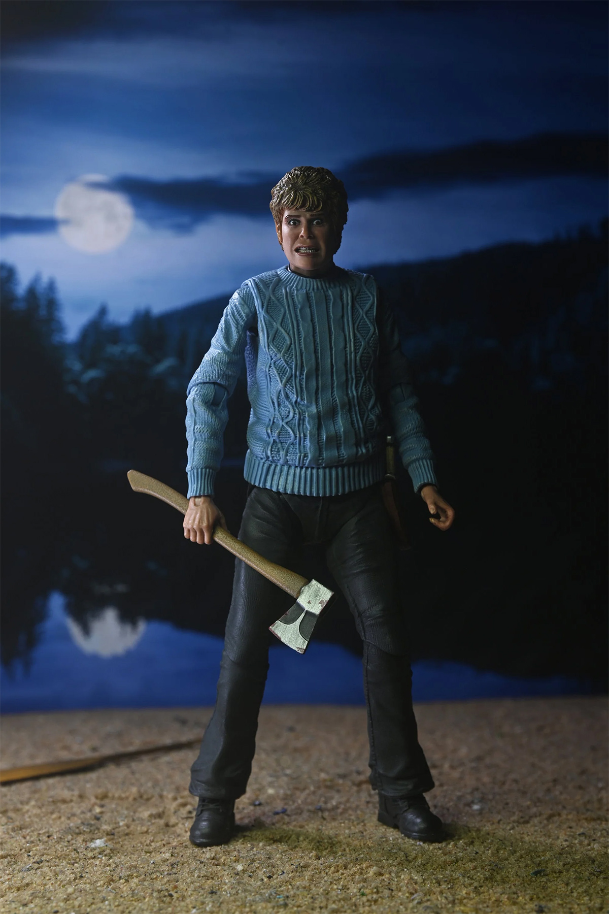 Action Figure Neca Ultimate Pamela Voorhees em Sexta-Feira 13 (1980)