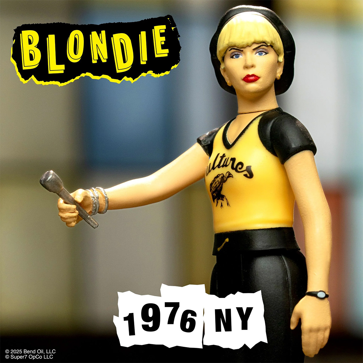 Action Figure Debbie Harry ReAction com Camiseta “Vultures” Amarela (Blondie)