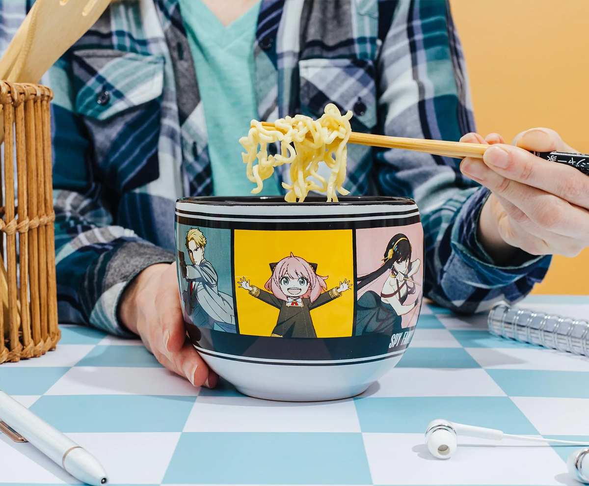 Tigela Ramen Spy x Family com a Família Forger