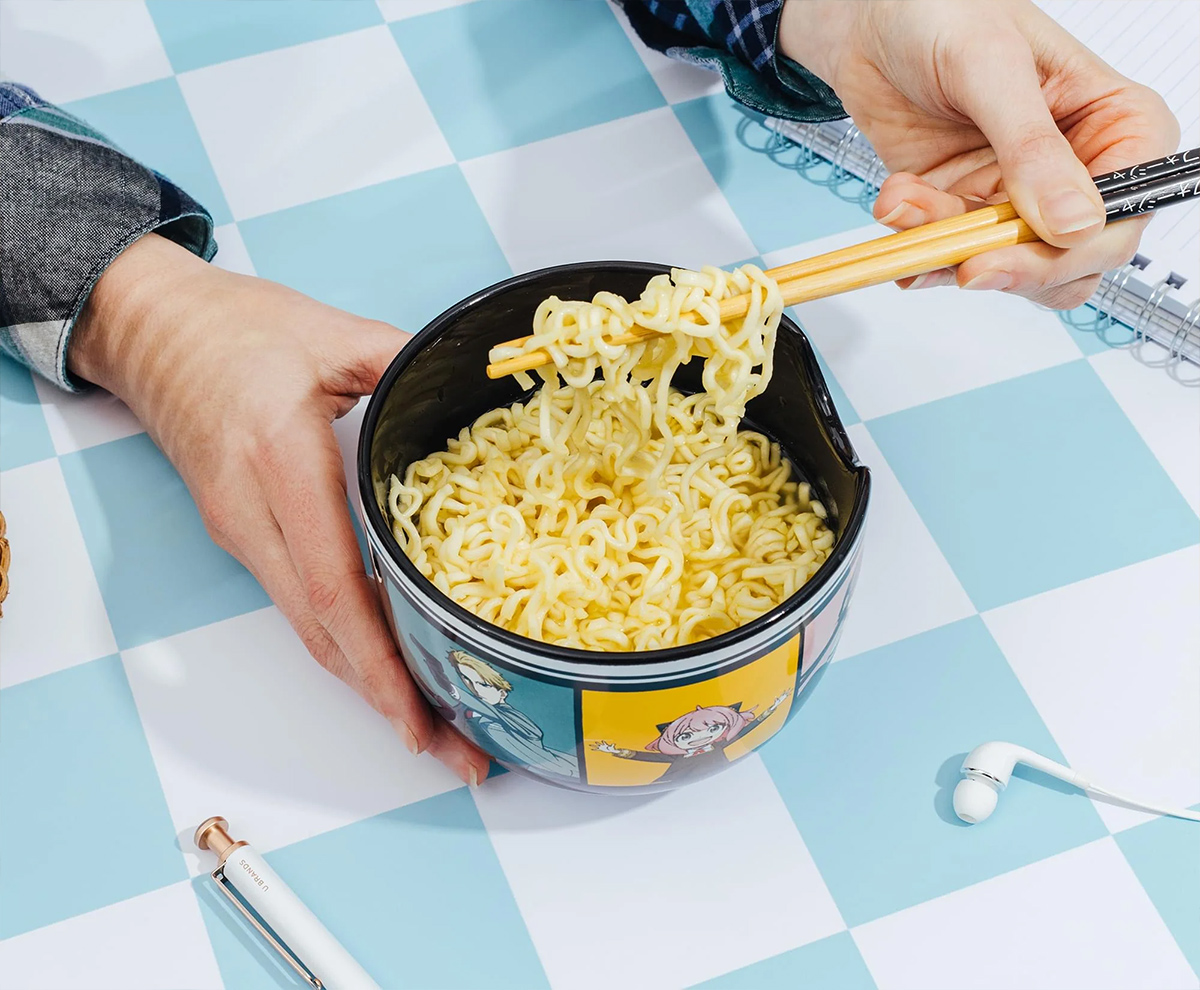 Tigela Ramen Spy x Family com a Família Forger