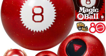 Bola Mágica 8 Ball Edição Mattel 80 Anos em Vermelho-Rubi