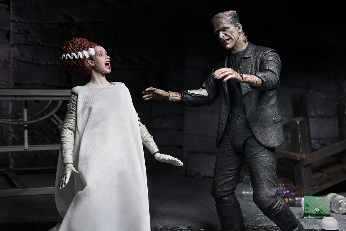 Action Figures The 90 -year -old Frankenstein bride neca ultimate