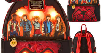 Mini-Mochila Iluminada Stranger Things com os 5 Amigos e o Devorador de Mentes