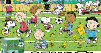 Quebra-Cabeça Peanuts com Snoopy e Amigos Jogando Futebol