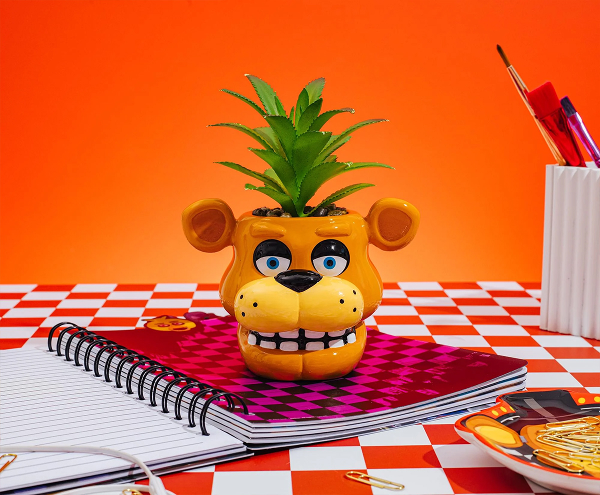 Mini-Vaso de Plantas Freddy Fazbear com Suculenta Artificial (Five Nights At Freddy's)