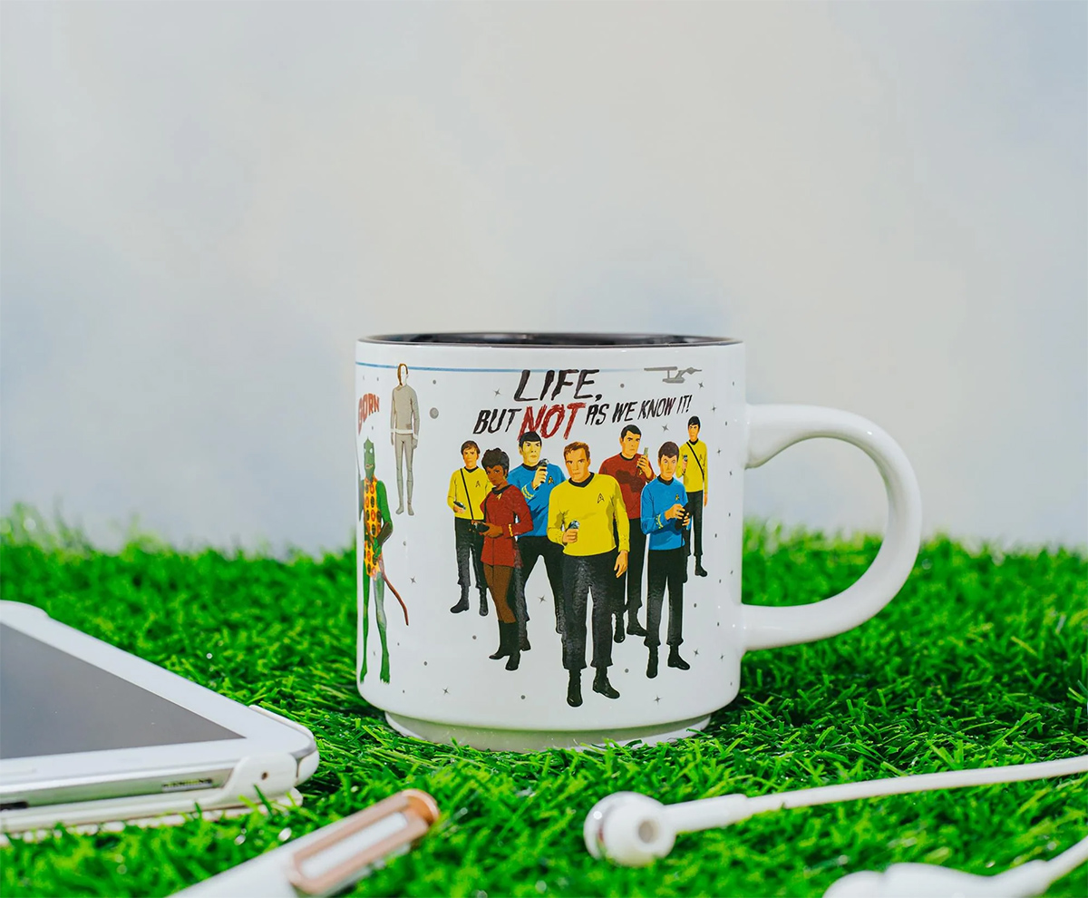 Caneca Star Trek com Alienígenas, Vilões e Tripulação da U.S.S. Enterprise