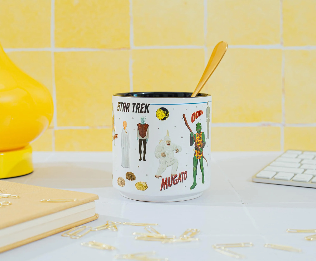 Caneca Star Trek com Alienígenas, Vilões e Tripulação da U.S.S. Enterprise