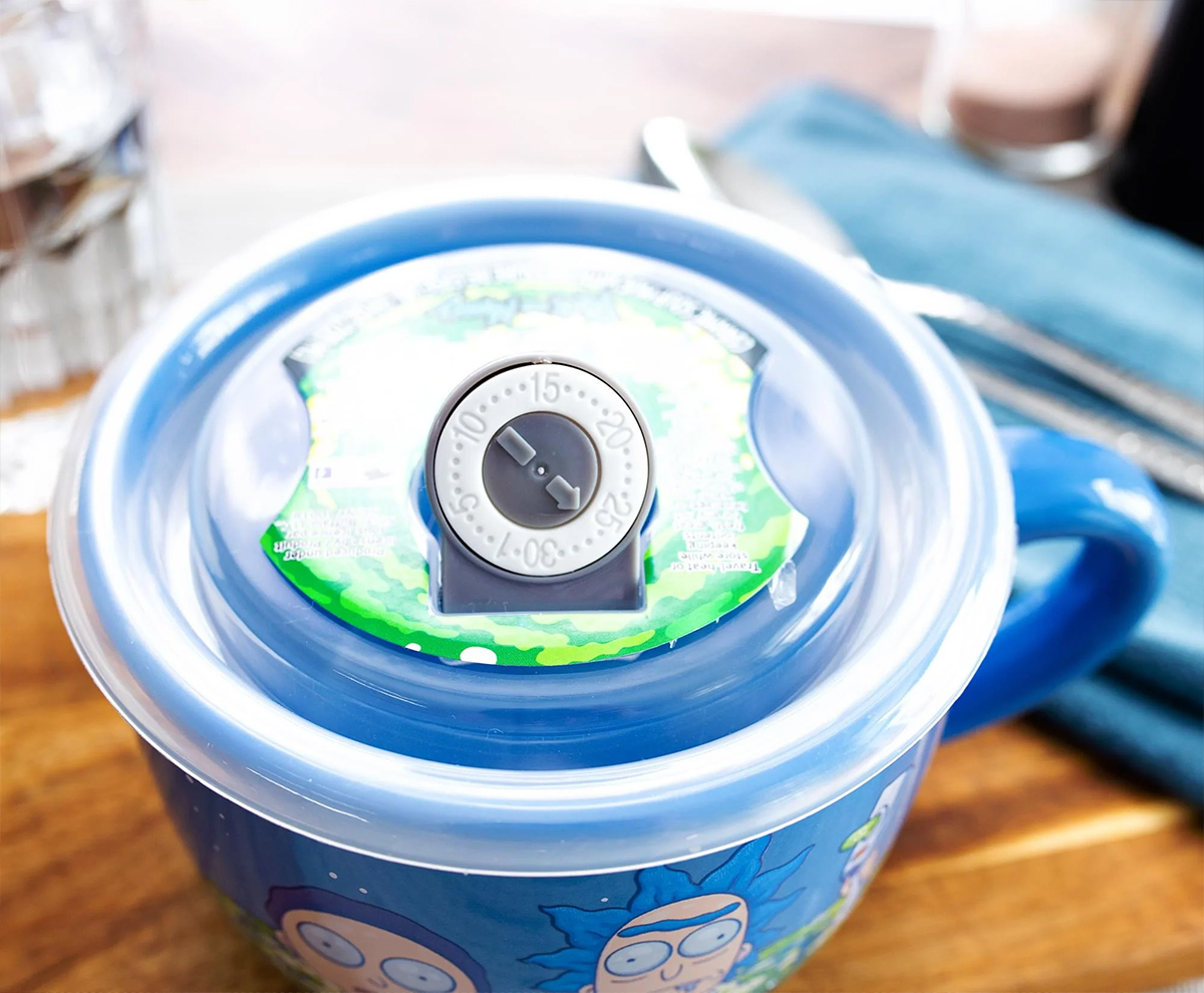 Caneca de Sopa Interdimensional com Rick and Morty